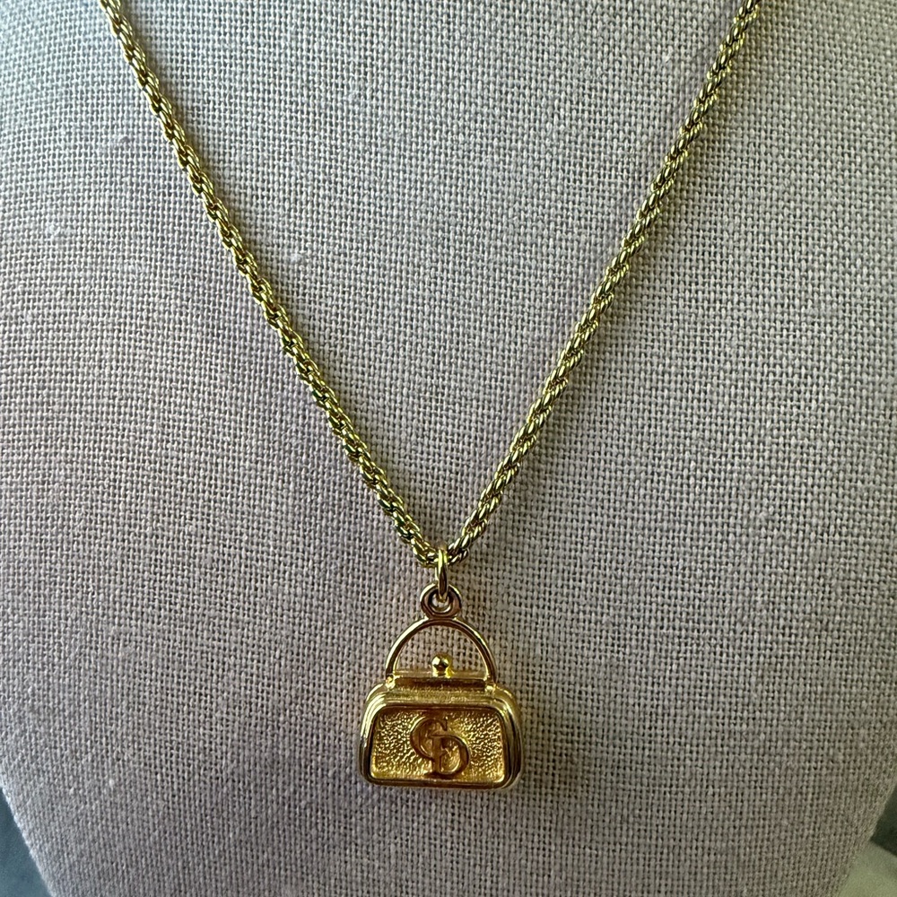 Christian Dior Necklace 👛